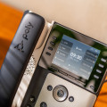 Poly Téléphone IP Edge E350 compatible PoE