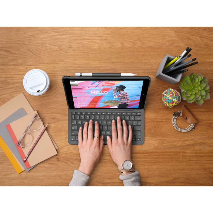 Logitech Slim Folio