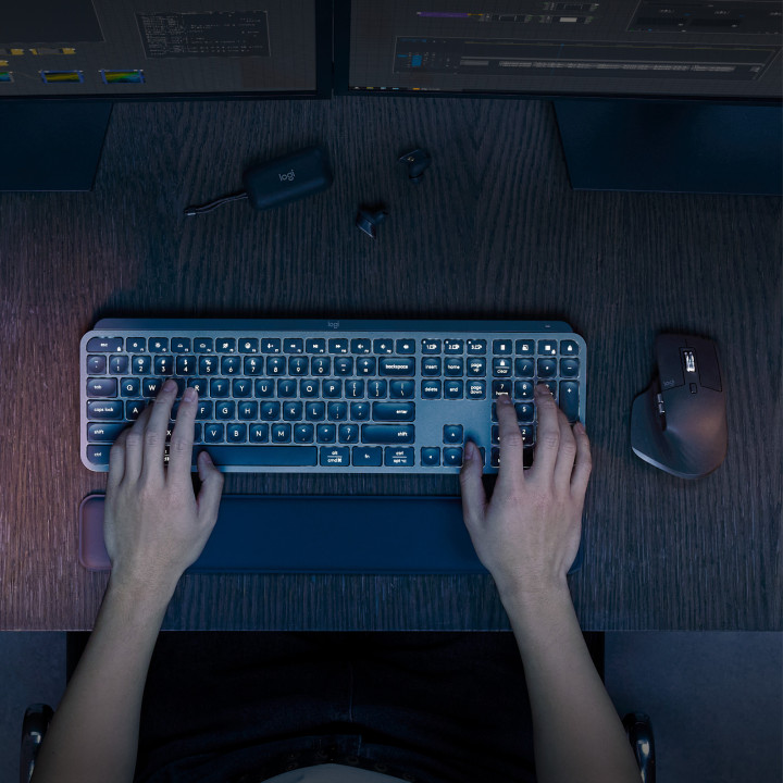Logitech Master 920-011607 clavier Souris incluse Bureau Bluetooth AZERTY Français Graphite